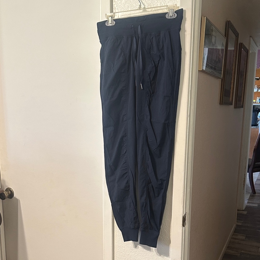 lululemon athletics women Deep Blue Joggers